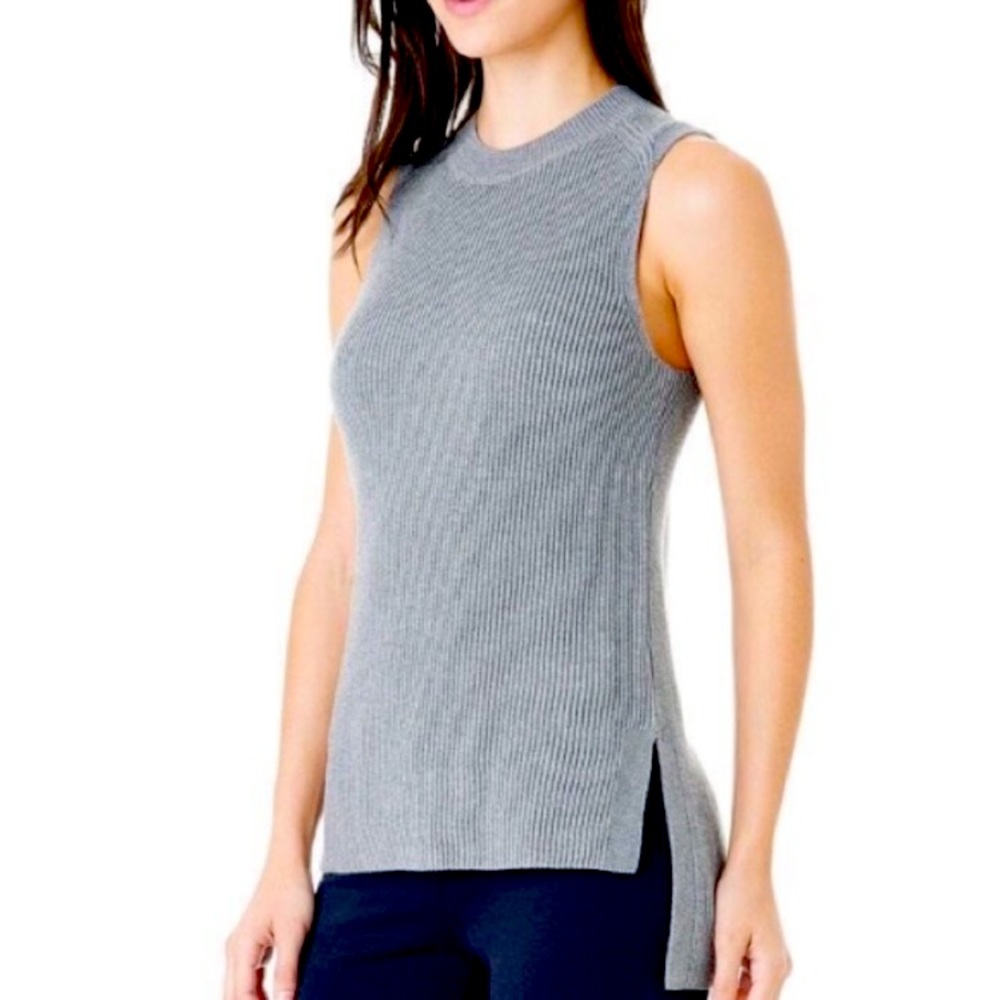 Sleeveless Knit Gray Top